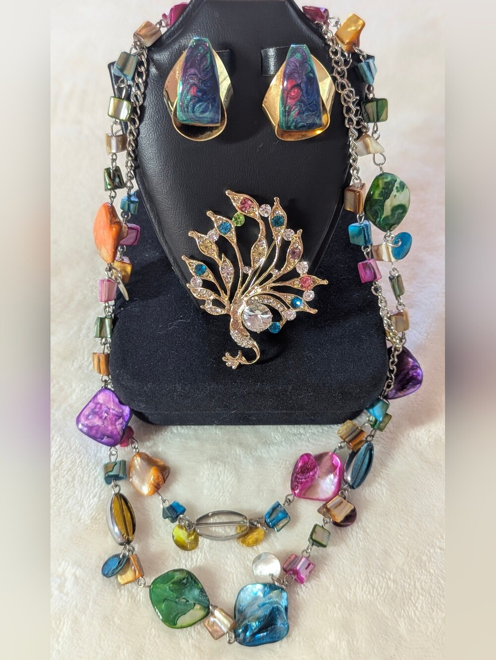 UV Glow VTG 3-Pc Set: Y2K Peacock Brooch, Shell Necklace & 80s Earrings + FREE G